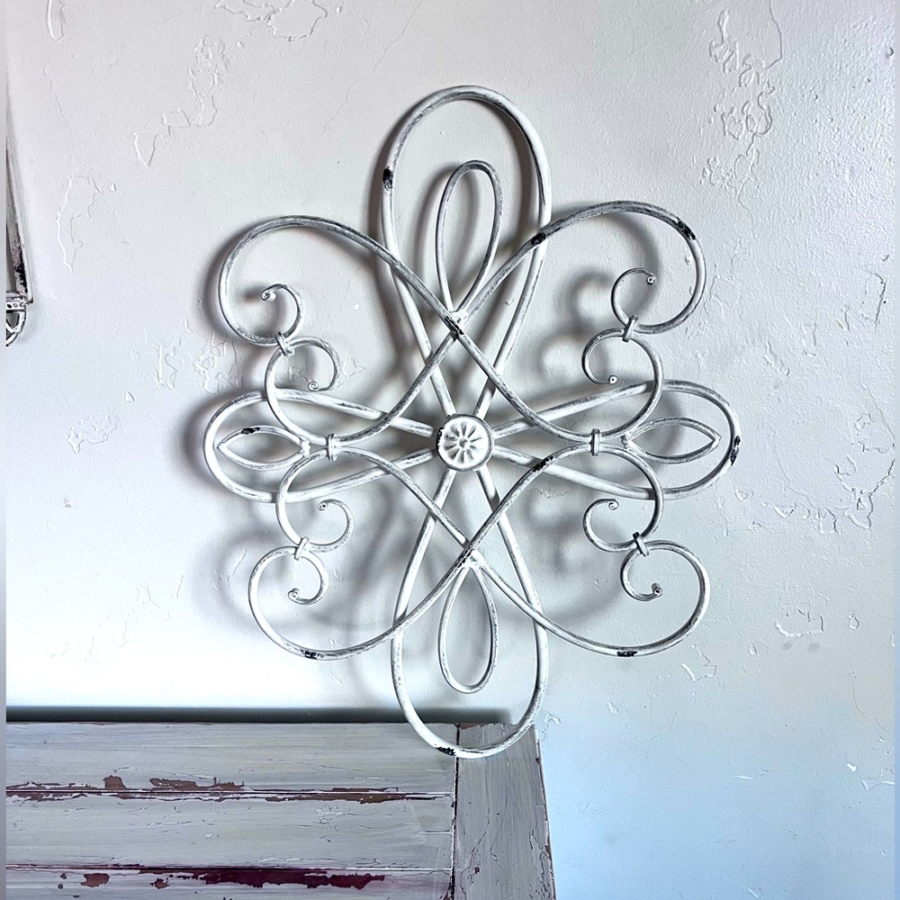 Wall Decor 18”x18”